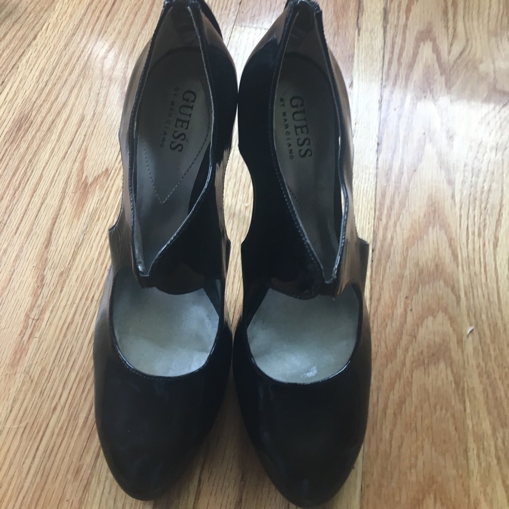 Guess black patent leather heels